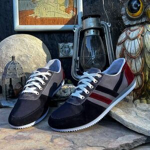 Vintage Men's Athletic Sneakers in Black, Gray & Red